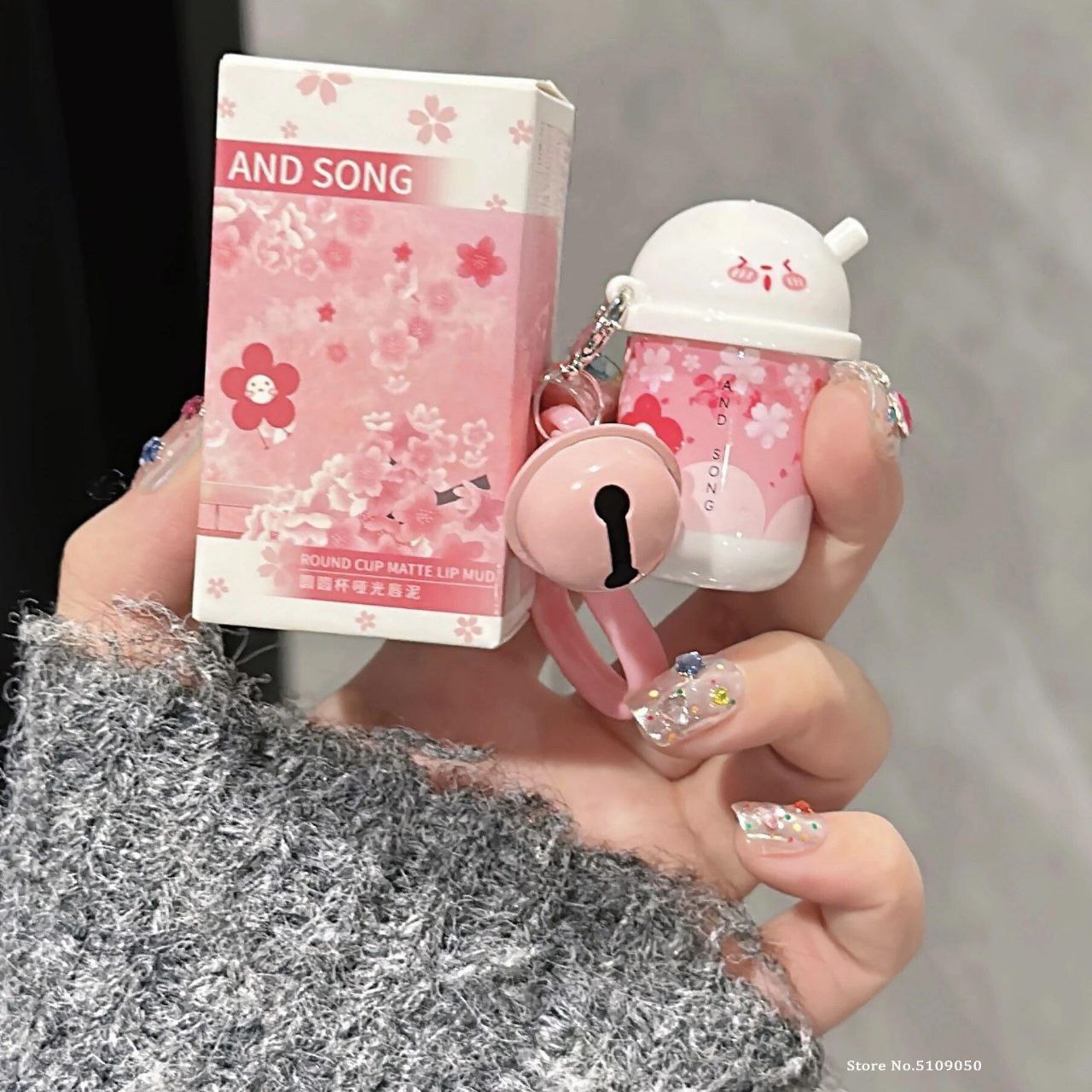 رژ جامد تراول ماگ And Song